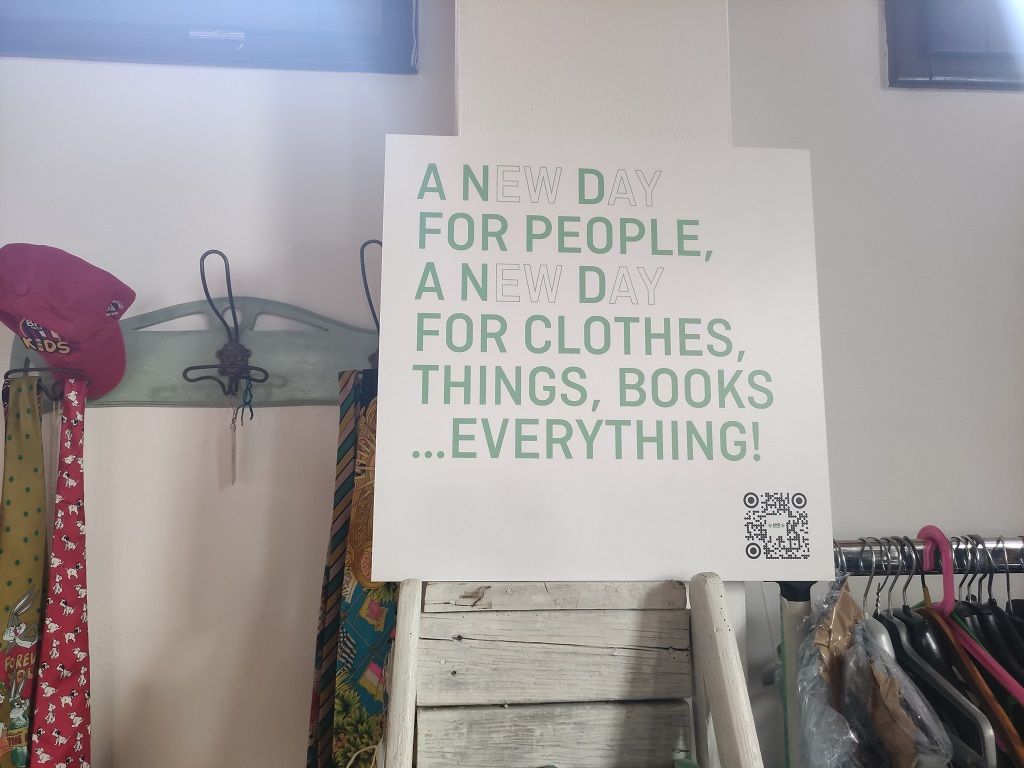 Uno slogan di And Circular