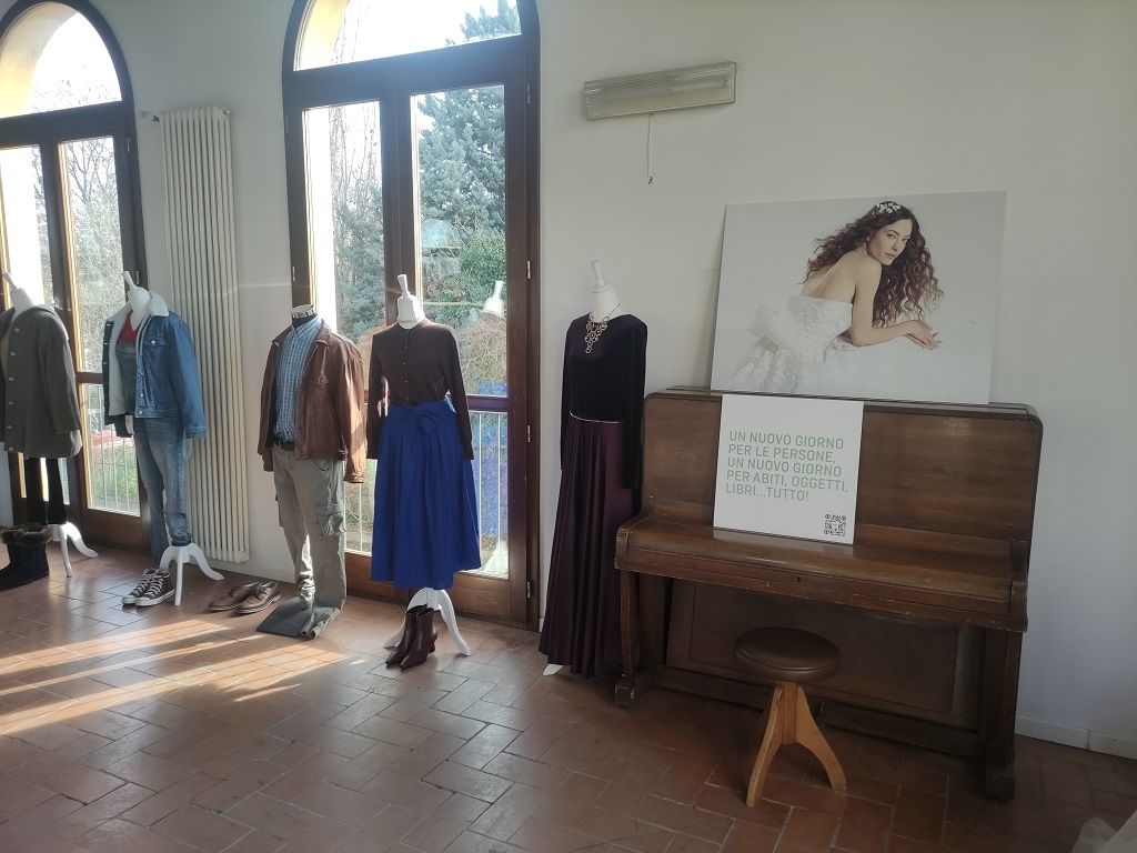 Un altro slogan e alcuni abiti