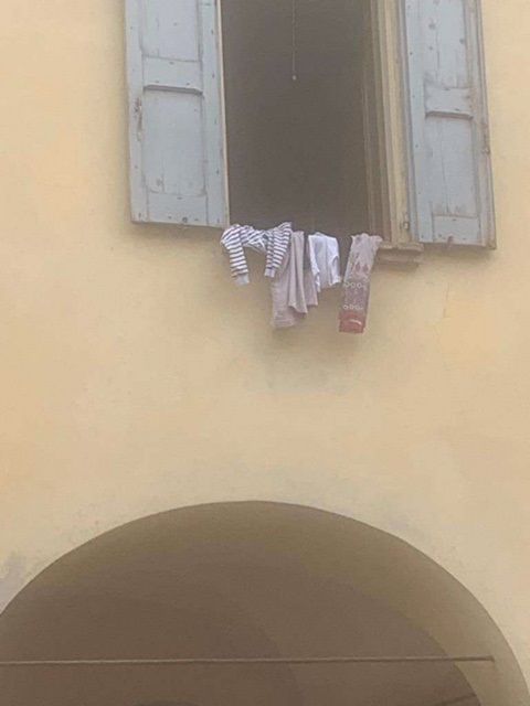 "I vestiti asciugati" di Juliana Pia