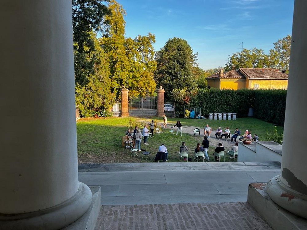 Il Tavolo Una passeggiata consapevole a Villa B...