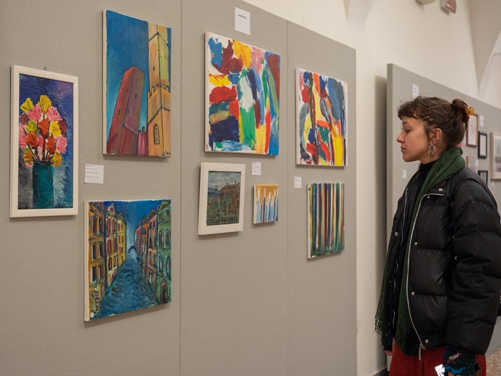 Visitatrice della mostra