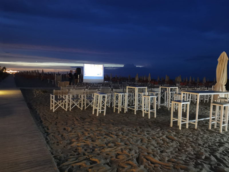 La serata cinema al Dune Cafè