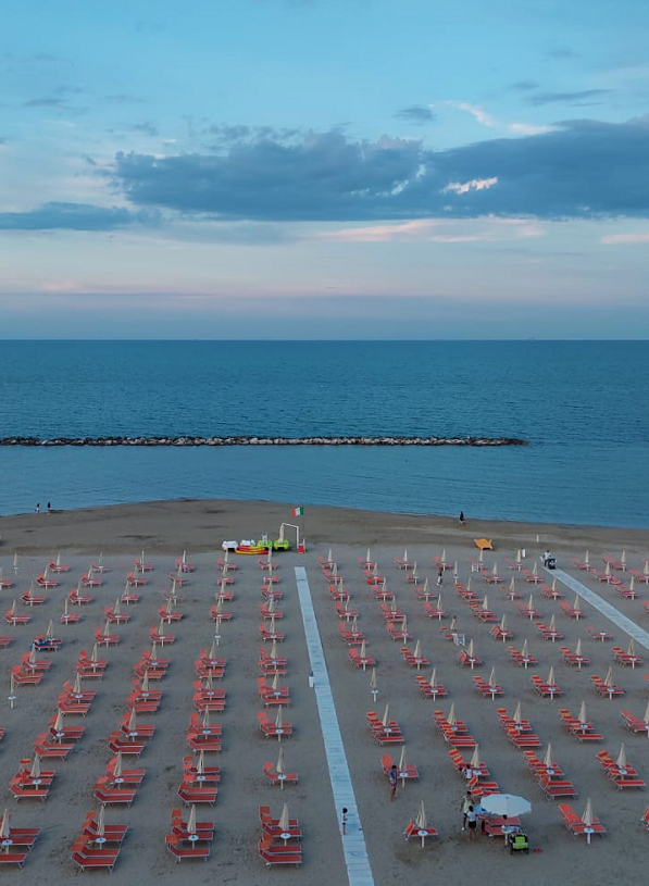 La spiaggia di viserba vista dall'alto