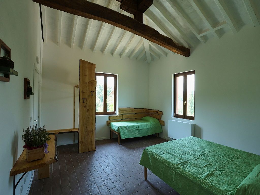 Una delle camere dell'agriturismo