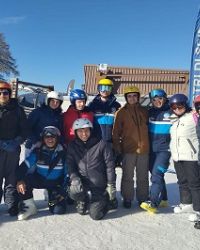 Con gli sci ai piedi per diventare autonomi. L'esperienza a Folgaria di un gruppo di giovani con disabilità
