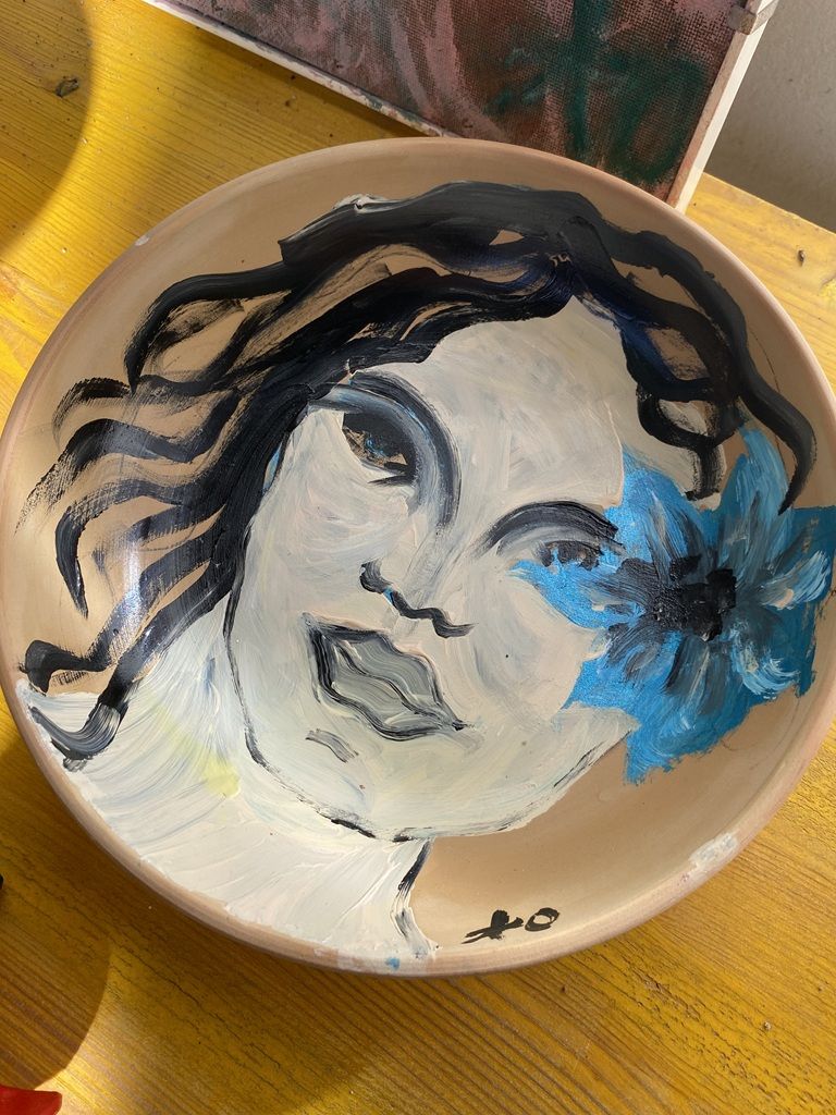 Donna con fiore di Antonella Oneto