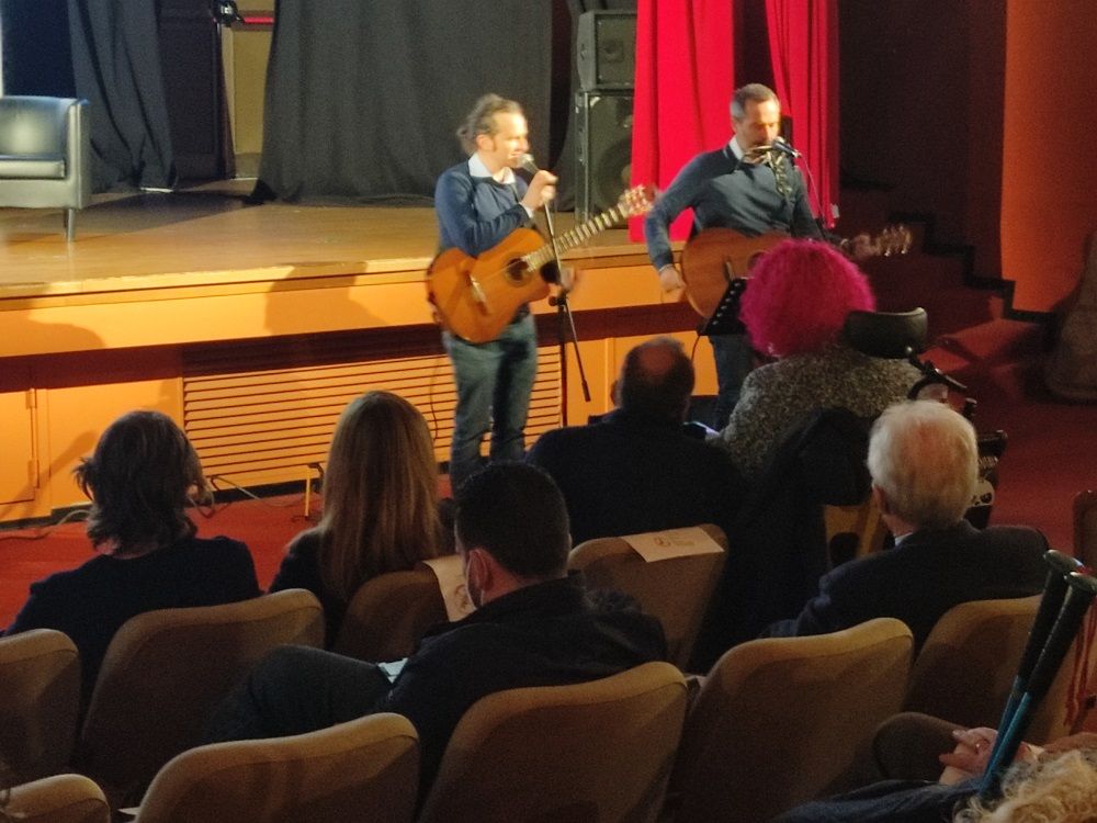 Intermezzo musicale con il gruppo "Psicantria" ...