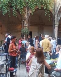 Teatro e radio per una partecipazione autentica. Intervista con Ivonne Donegani
